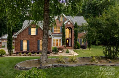 Single Family Residence in Matthews NC 2031 Brook View Court.jpg