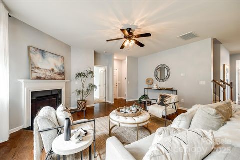Single Family Residence in Fort Mill SC 1044 Shiloh Bend Trail 15.jpg