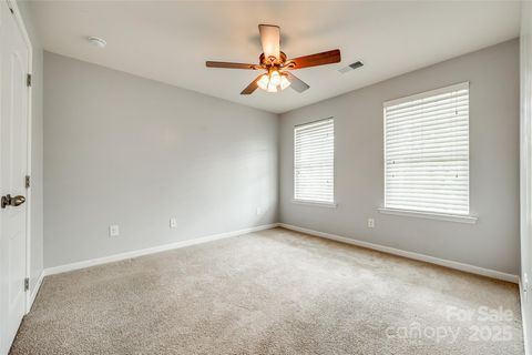 Single Family Residence in Fort Mill SC 1044 Shiloh Bend Trail 30.jpg