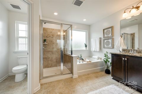 Single Family Residence in Fort Mill SC 1044 Shiloh Bend Trail 24.jpg