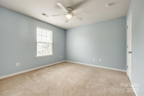 Single Family Residence in Fort Mill SC 1044 Shiloh Bend Trail 28.jpg