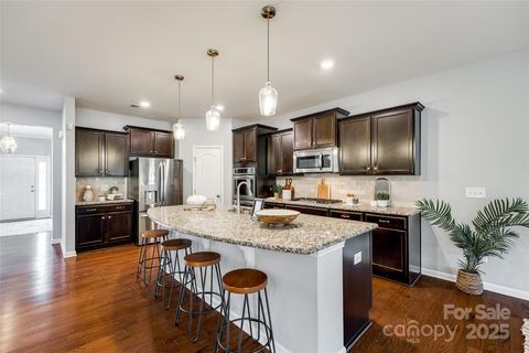 Single Family Residence in Fort Mill SC 1044 Shiloh Bend Trail 9.jpg