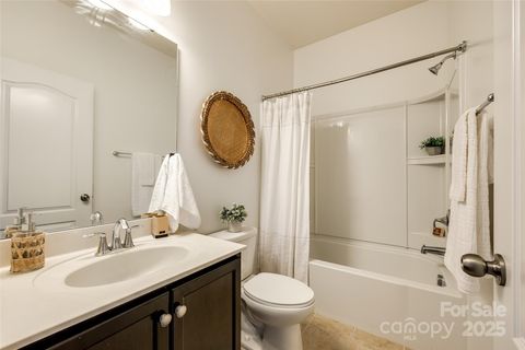 Single Family Residence in Fort Mill SC 1044 Shiloh Bend Trail 18.jpg