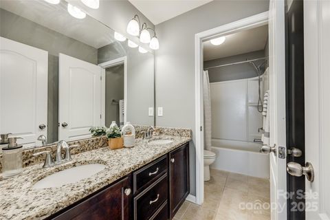 Single Family Residence in Fort Mill SC 1044 Shiloh Bend Trail 32.jpg