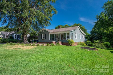 Single Family Residence in Forest City NC 411 Arlington Street.jpg