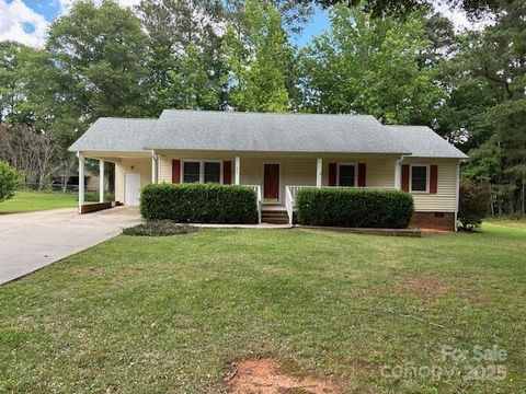 Single Family Residence in Lancaster SC 1833 Bardell Street.jpg