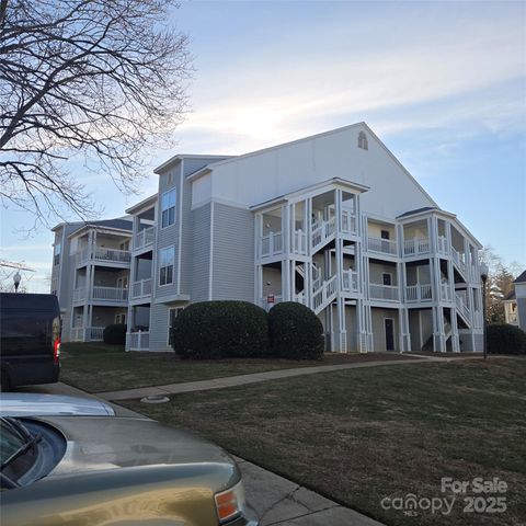 Condominium in Lake Wylie SC 14 Hamiltons Bay Court #528.jpg