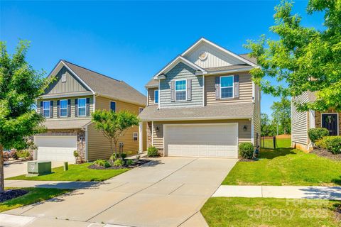 Single Family Residence in Fort Mill SC 609 Kahana River Road 27.jpg