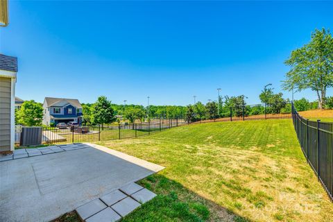 Single Family Residence in Fort Mill SC 609 Kahana River Road 26.jpg