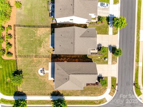 Single Family Residence in Fort Mill SC 609 Kahana River Road 30.jpg
