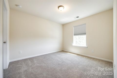 Single Family Residence in Fort Mill SC 609 Kahana River Road 12.jpg