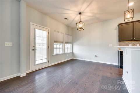 Single Family Residence in Fort Mill SC 609 Kahana River Road 6.jpg