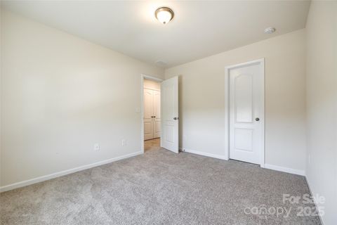 Single Family Residence in Fort Mill SC 609 Kahana River Road 13.jpg