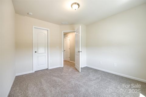 Single Family Residence in Fort Mill SC 609 Kahana River Road 16.jpg