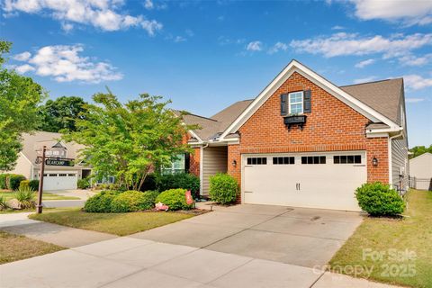 Single Family Residence in Fort Mill SC 417 Brier Knob Drive.jpg