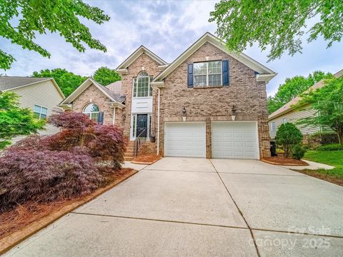 Single Family Residence in Waxhaw NC 404 Basingdon Court.jpg