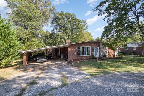 Single Family Residence in Rock Hill SC 1239 Christopher Circle.jpg