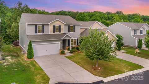 Single Family Residence in Fort Mill SC 2037 Christopher Wood Court.jpg