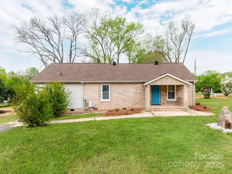 Single Family Residence in Kannapolis NC 1401 Birch Street.jpg