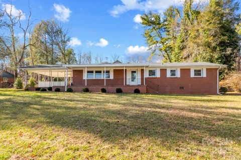 Single Family Residence in Asheville NC 252 Kenilworth Road.jpg