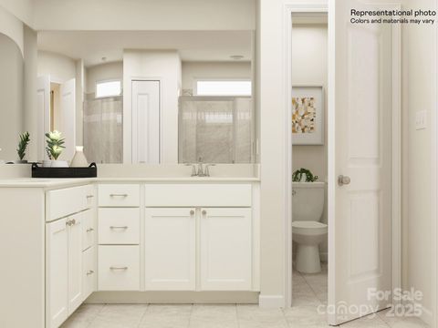 Single Family Residence in Fort Mill SC 4231 Skyboat Circle 31.jpg