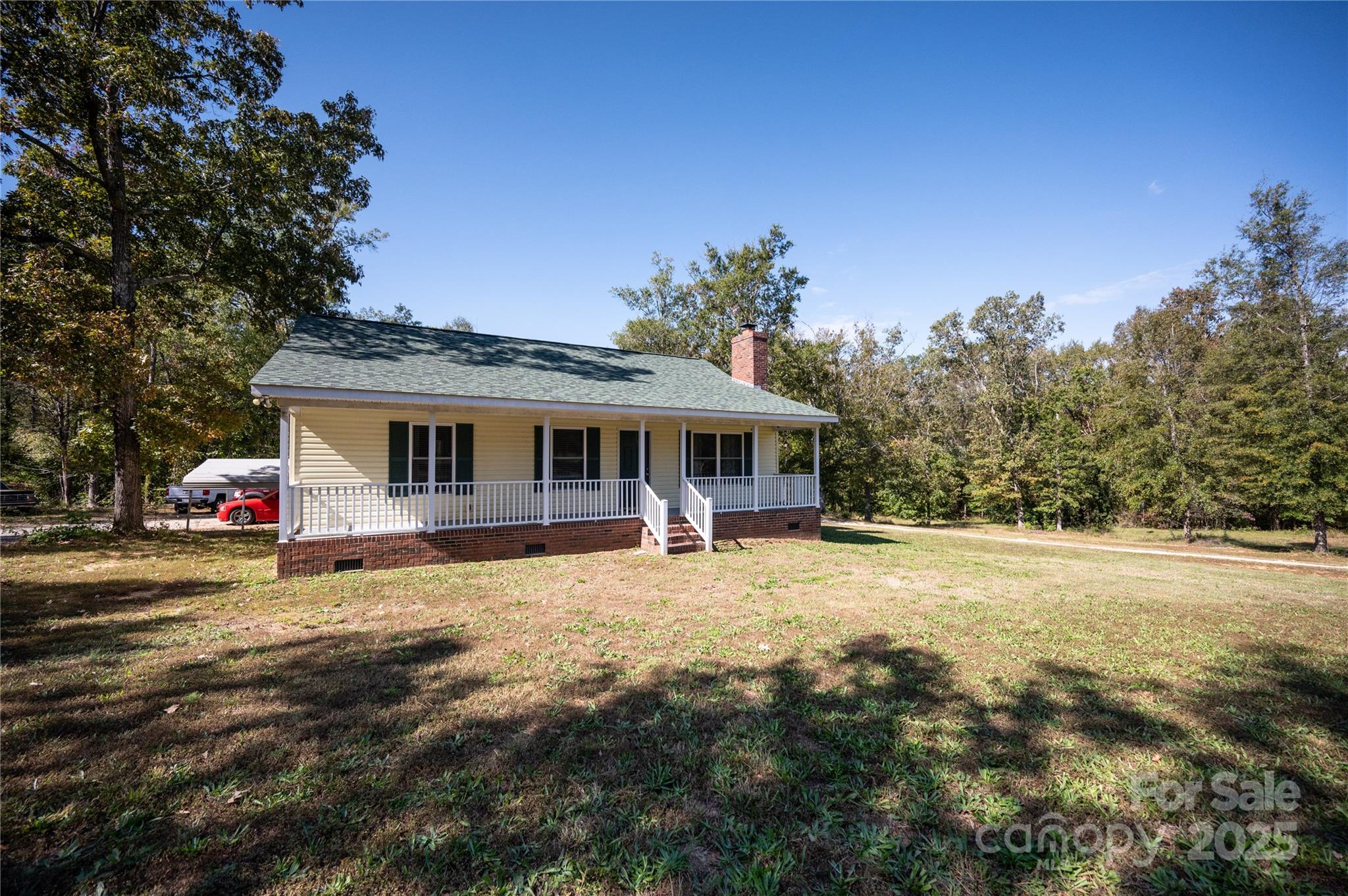 Single Family Residence in Hickory Grove SC 3330 Clinzo Feemster Road 1.jpg
