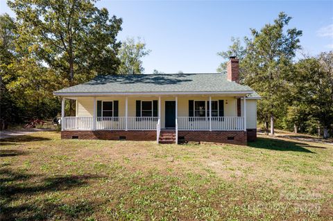 Single Family Residence in Hickory Grove SC 3330 Clinzo Feemster Road.jpg