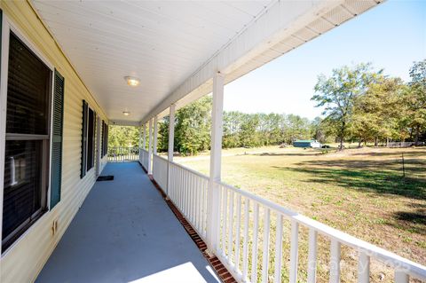 Single Family Residence in Hickory Grove SC 3330 Clinzo Feemster Road 19.jpg