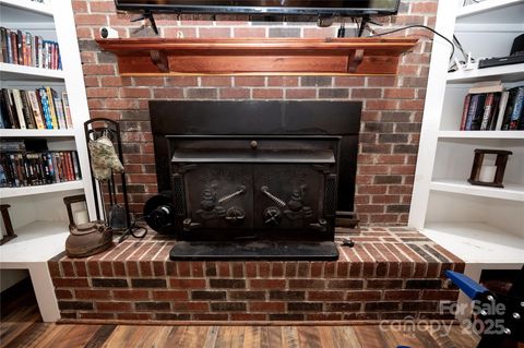 Single Family Residence in Hickory Grove SC 3330 Clinzo Feemster Road 14.jpg