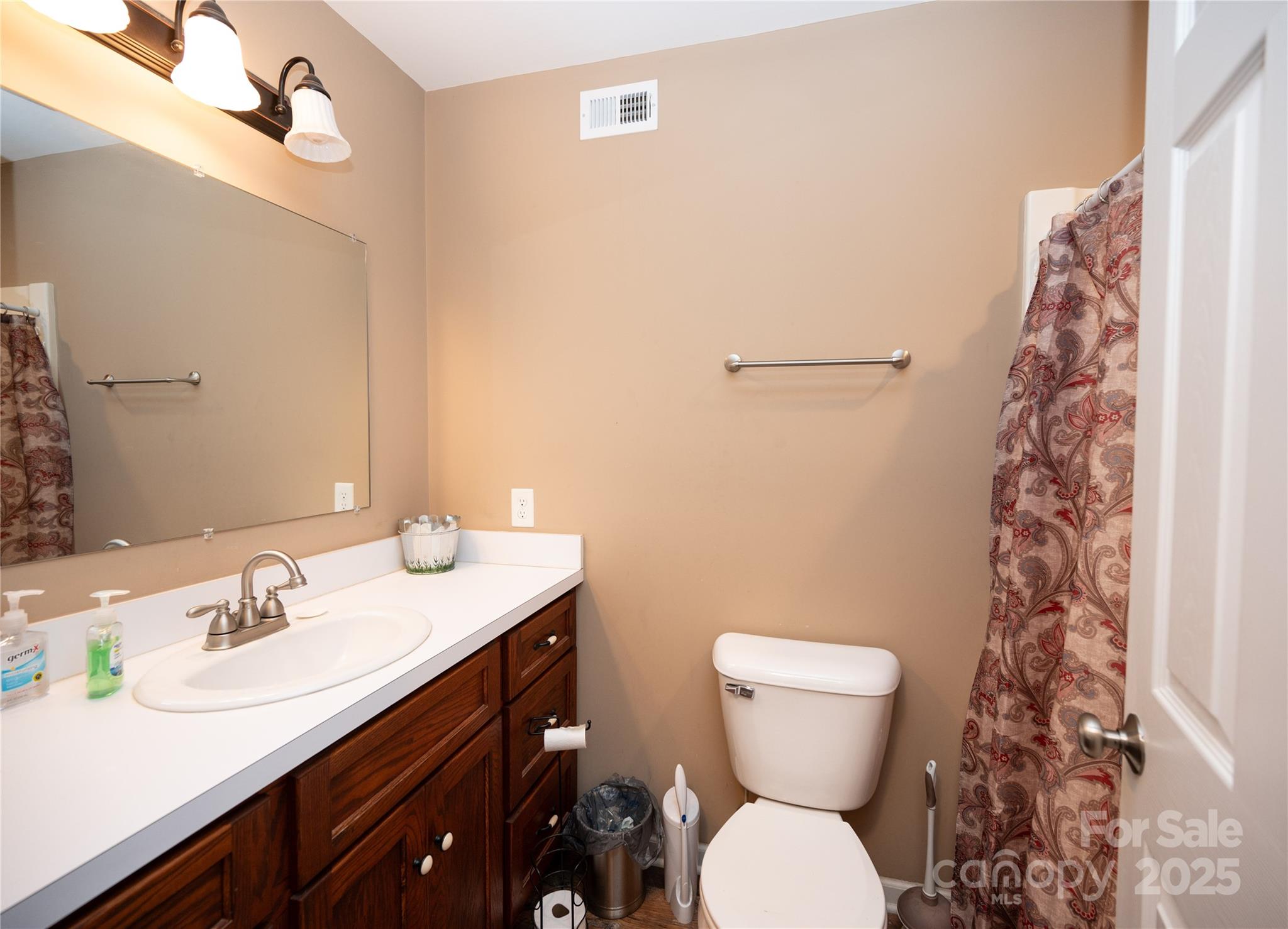 Single Family Residence in Hickory Grove SC 3330 Clinzo Feemster Road 8.jpg