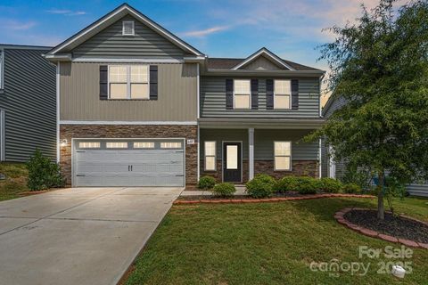 Single Family Residence in Fort Mill SC 687 Cape Fear Street.jpg
