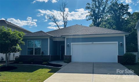 Single Family Residence in Fort Mill SC 1813 Shelbourne Way.jpg