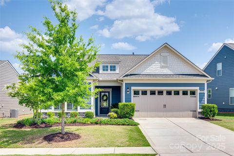 Single Family Residence in Fort Mill SC 1636 Red Leaf Drive.jpg