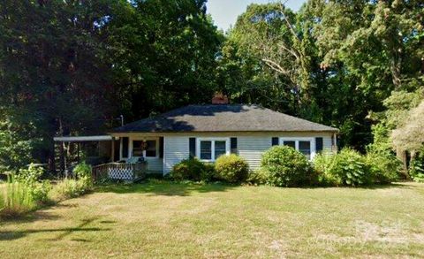 Single Family Residence in Asheboro NC 500 E Kivett Street.jpg