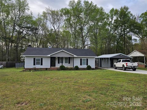 Single Family Residence in Lancaster SC 2021 Hilton Way Road.jpg