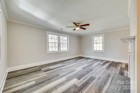 Single Family Residence in Lancaster SC 2478 Stribling Circle 3.jpg