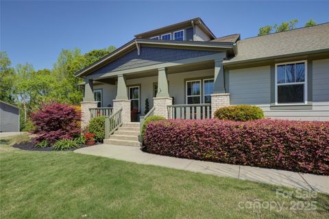Single Family Residence in Fort Mill SC 1306 Kings Bottom Drive.jpg