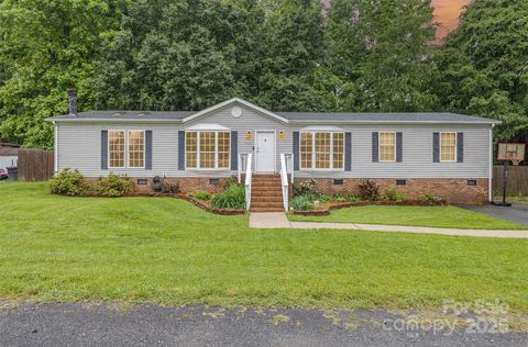 Single Family Residence in Rock Hill SC 403 Carpenter Parker Lane.jpg