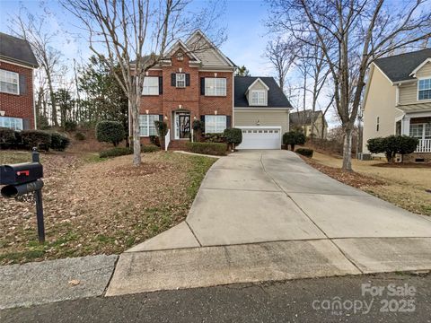 Single Family Residence in Fort Mill SC 621 Ravenglass Drive.jpg