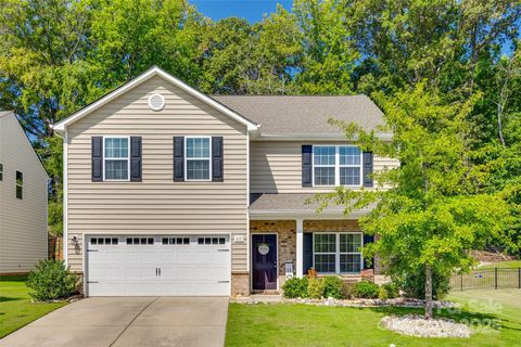 Single Family Residence in Fort Mill SC 317 Praline Way.jpg