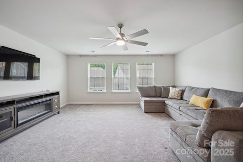 Single Family Residence in Fort Mill SC 4015 Havenport Circle 28.jpg
