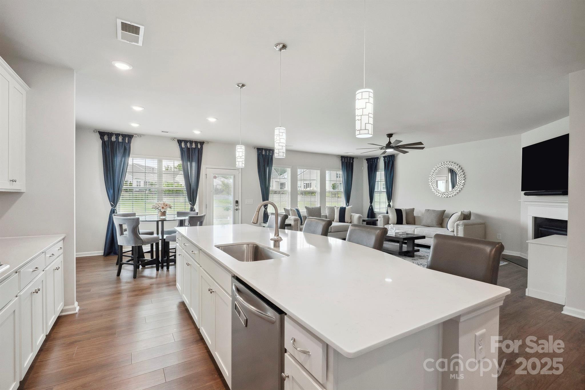Single Family Residence in Fort Mill SC 4015 Havenport Circle 8.jpg