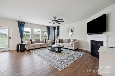Single Family Residence in Fort Mill SC 4015 Havenport Circle 13.jpg
