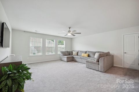 Single Family Residence in Fort Mill SC 4015 Havenport Circle 29.jpg