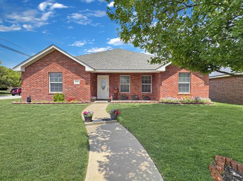 Single Family Residence in Amarillo TX 2101 SE 44TH Avenue.jpg