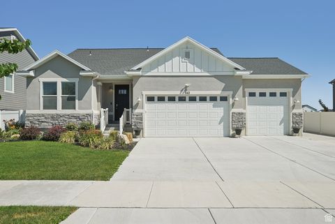 Single Family Residence in Eagle Mountain UT 643 E MOUNT PEALE DR.jpg