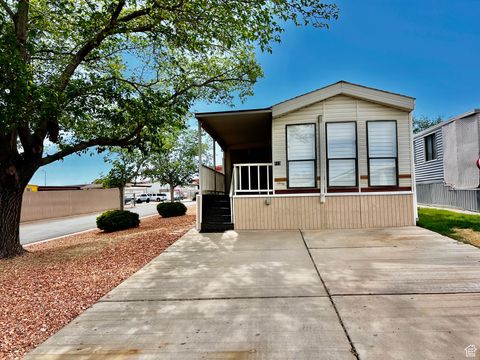 Single Family Residence in Washington UT 1150 W RED HILLS PKWY #113.jpg