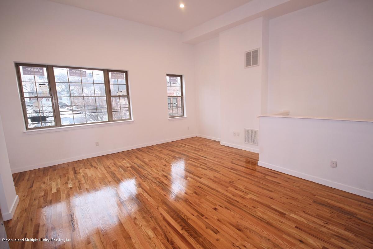 89 Brook St, Staten Island, NY 10301 photo