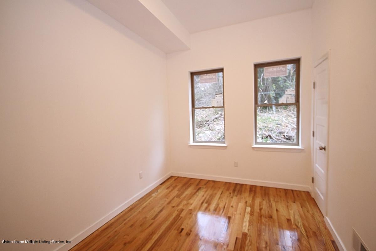 89 Brook St, Staten Island, NY 10301 photo