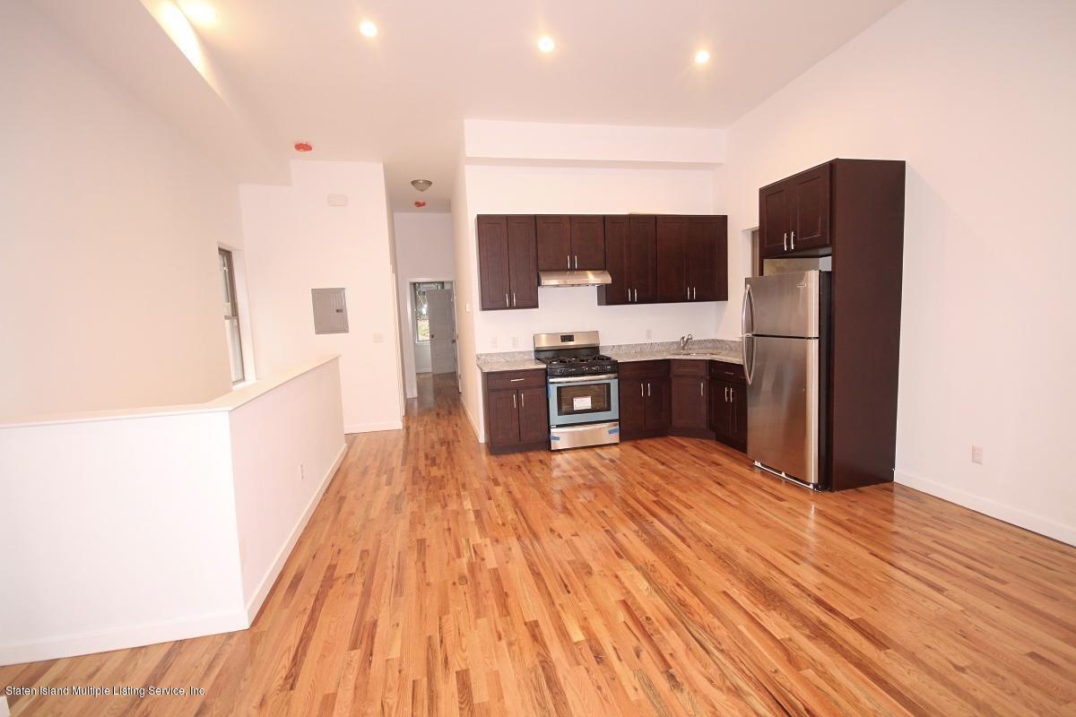 89 Brook St, Staten Island, NY 10301 photo